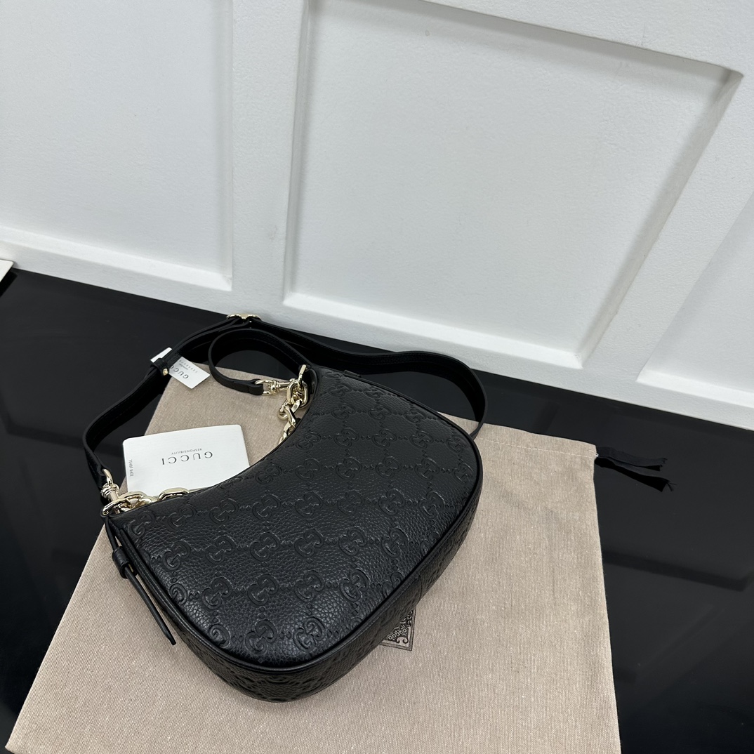 Gucci Hobo Bags